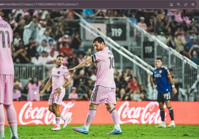 Aksi Lionel Messi dalam laga Inter Miami vs FC Cincinnati di Stadion DRV PNK, Minggu (8/10/2023) pagi hari WIB. 