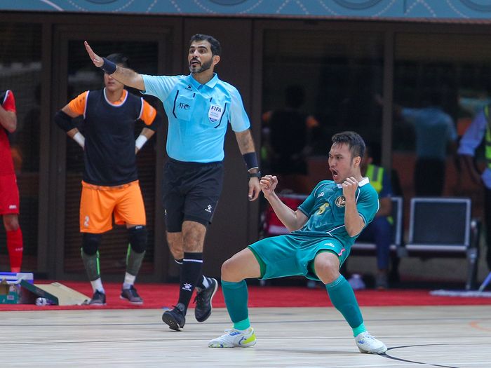 Skuad Timnas Indonesia saat merayakan gol lawan Afghanistan saat Kualifikasi Piala Futsal Asia 2024 di Sports Hall, Dammam, Senin (9/10/2023)