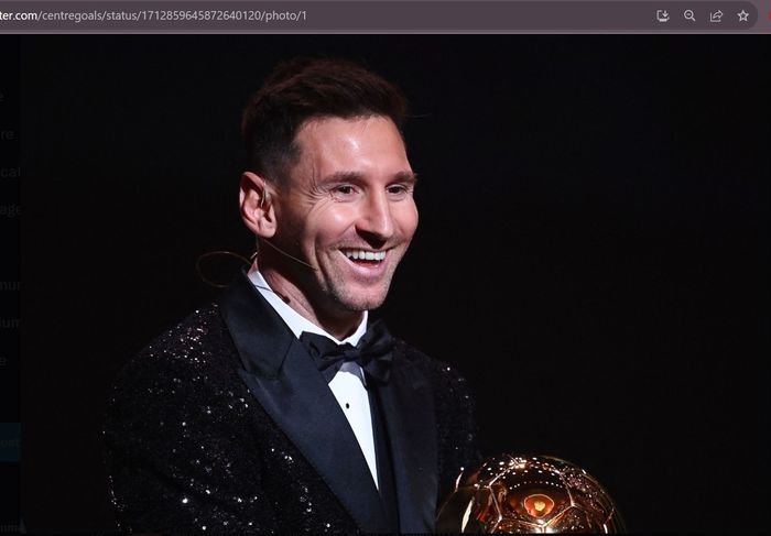 Lionel Messi saat menerima penghargaan Ballon d'Or.
