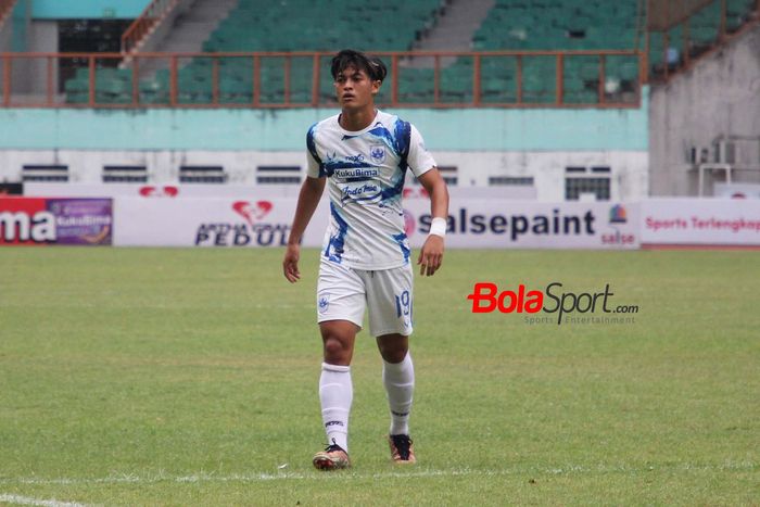 Pemain PSIS Semarang, Alfeandra Dewangga Santosa, saat hadir di Stadion Wibawa Mukti, Cikarang, Jawa Barat (20/10/2023).