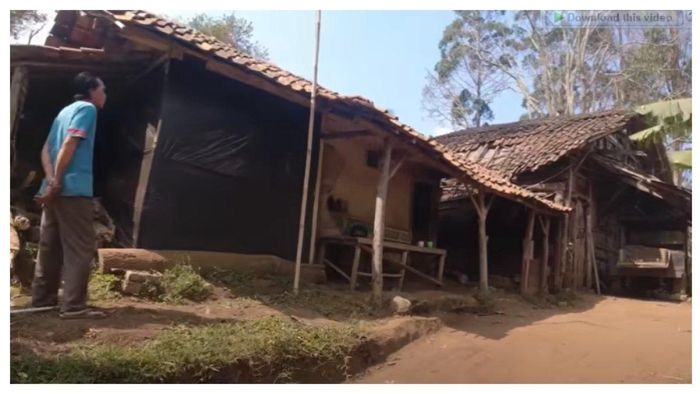 Mantan artis yang kini tinggal sendiri di hutan, Bandung Barat.