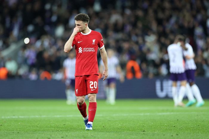 Reaksi Diogo Jota setelah Liverpool kalah di markas Toulouse pada lanjutan Liga Europa 2023-2024 (9/11/2023).