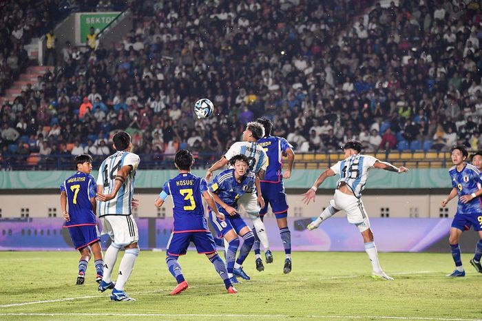 Timnas U-17 Jepang harus mengakui keunggulan timnas U-17 Argentina 3-1 pada laga kedua Grup D Piala Dunia U-17 2023 di Stadion Si Jalak Harupat, Bandung, Selasa (14/11/2023) malam WIB.
