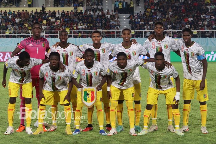Kesebelasan Timnas U-17 Mali, saat menghadapi Prancis pada babak Semifinal Piala Dunia U-17 2023 di Stadion Manahan, Surakarta, Selasa (28/11/2023).