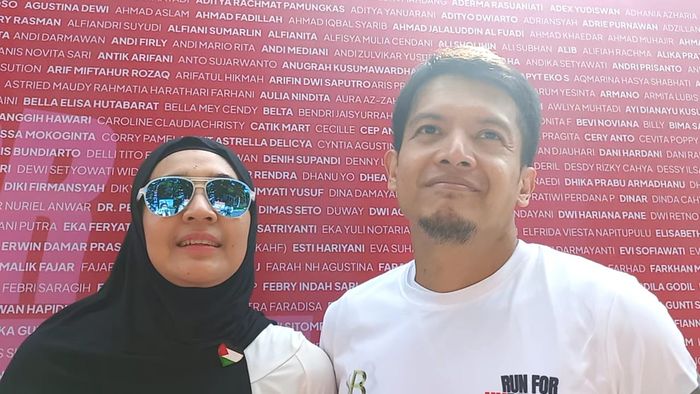 Pasangan suami istri Dhini Aminarti dan Dimas Seto