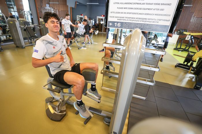 Pemain depan Timnas Indonesia, Rafael Struick pada sesi latihan gym pada Jumat (29/12/2023) di Antalya, Turki