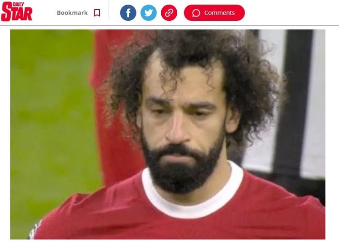 Kondisi rambut Mohamed salah saat hendak menenang penalti dalam laga kontrea Newcastle United.