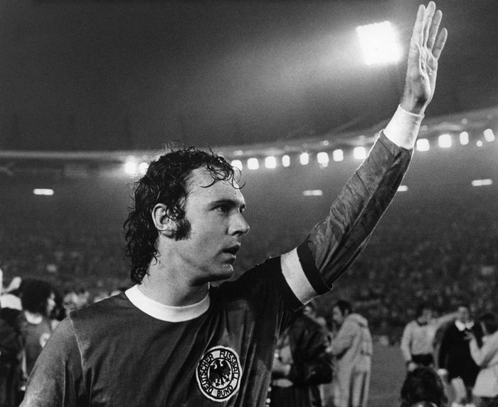 Franz Beckenbauer saat menjuarai Piala Dunia 1974 bersama timnas Jerman.