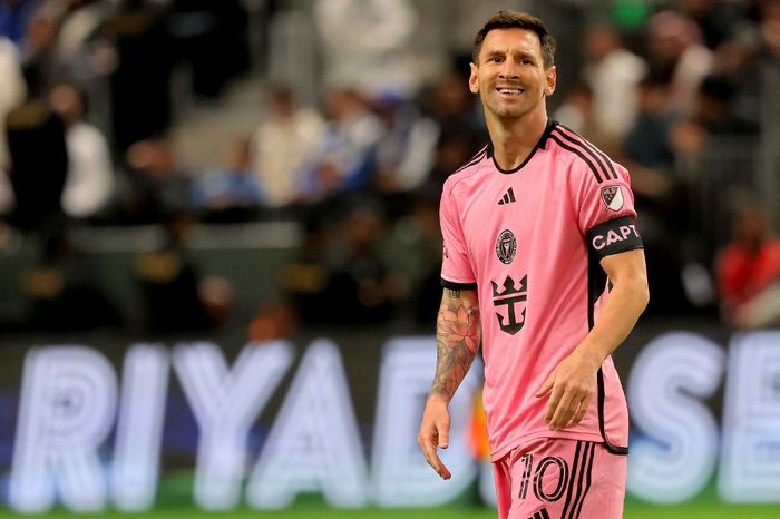 Ekspresi Lionel Messi dalam pertandingan Inter Miami melawan Al Hilal di Kingdom Arena, Riyadh (29/1/2024).