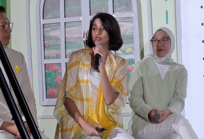 Memijat anak sakif dapat menjadi pertolongan pertama yang bisa dilakukan ibu di rumah.