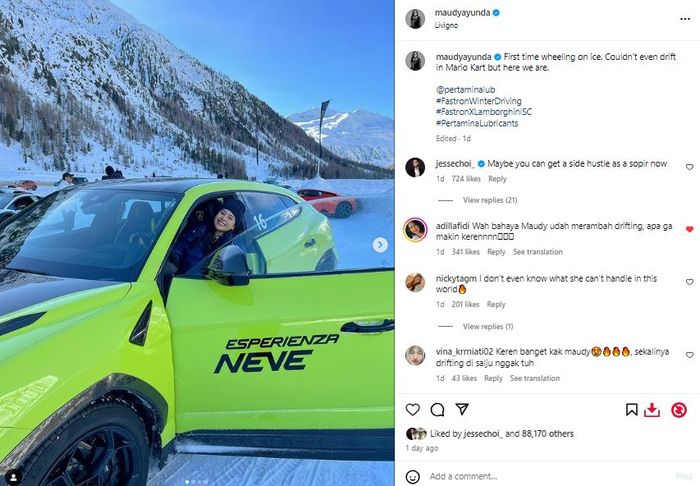 Potret Maudy Ayunda saat drifting di atas salju