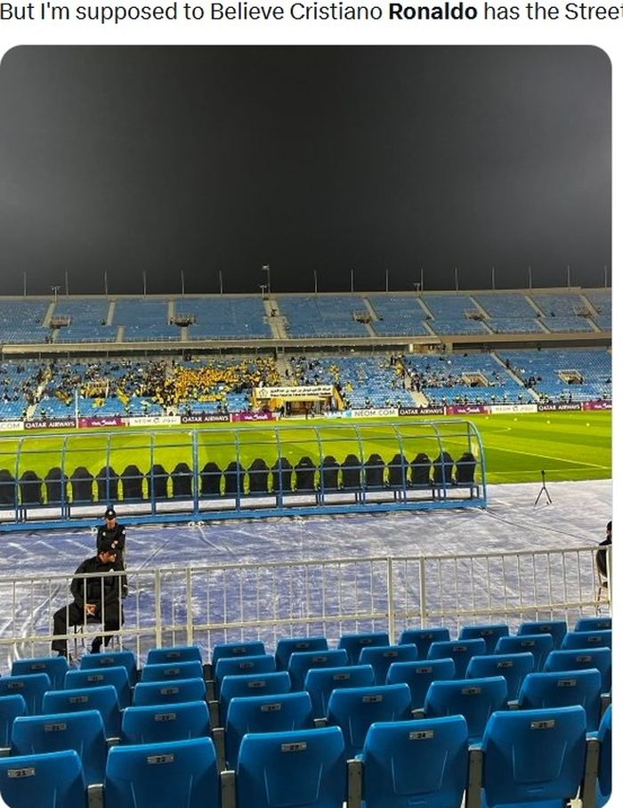Situasi stadion saat Al-Feyha menjamu Al Nassr pada leg pertama babak 16 besar Liga Champions Asia 2023-2024.