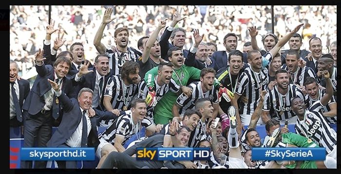 Juventus menjuarai Liga Italia 2013-2014 dengan meraih rekor 102 poin.