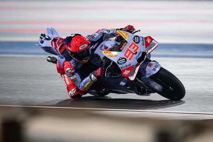 Pembalap Gresini, Marc Marquez, saat tampil pada latihan bebas MotoGP Qatar di Sirkuit Lusail, Doha, Qatar, 8 Maret 2024. 