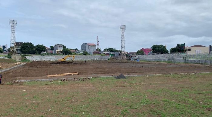 Perkembangan terbaru dari renovasi  Stadion Gelora Kie Raha, Ternate, Maluku Utara, Kamis (14/3/2024).