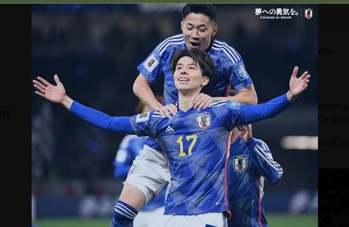 Ao Tanaka (17) merayakan gol timnas Jepang ke gawang Korea Utara pada laga Kualifikasi Piala Dunia 2026 di Tokyo (21/3/2024).