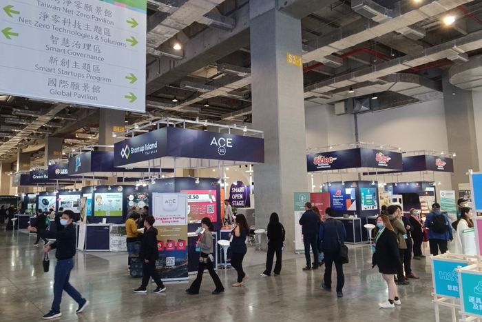 Berbarengan dengan Smart City Summit & Expo 2024, diselenggarakan juga 2050 Net Zero City Expo di gedung yang sama, hanya saja berbeda lantai.