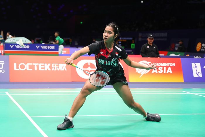 Tunggal putri Indonesia, Ester Nurumi Tri Wardoyo, saat tampil pada babak pertama Kejuaraan Asia 2024 di Ningbo, China, 10 April 2024.