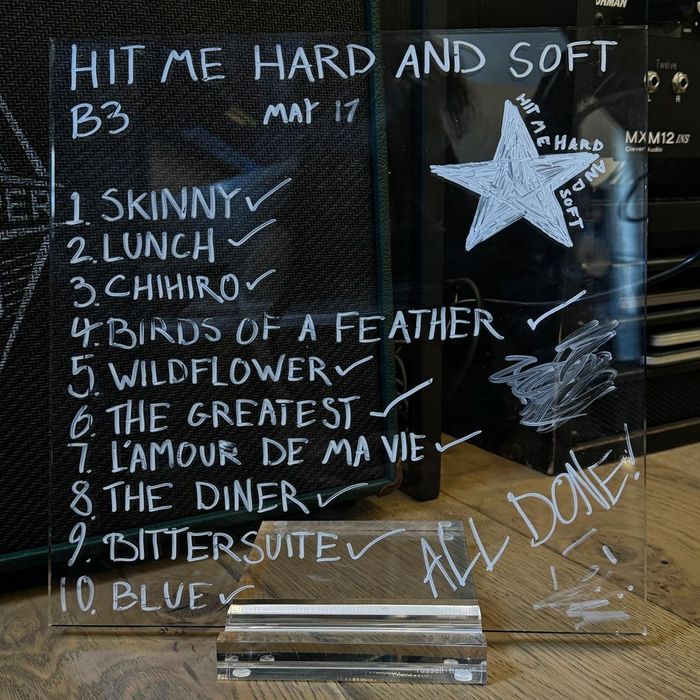 Billie Eilish Umumkan 10 Judul Lagu Di Album Baru Hit Me Hard And Soft billie-eilish-umumkan-10-judul-lagu-di-album-baru-hit-me-hard-and-soft