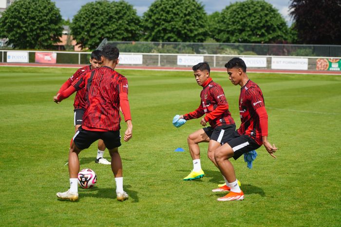 Latihan timnas U-23 Indonesia di Stade de Lagrange jelang play-off perebutan tiket Olimpiade 2024, Kamis (9/5/2024).