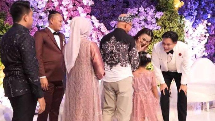 Sule sambut Bintang dengan senyuman hangat