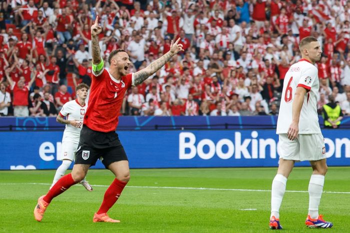 Marko Arnautovic rayakan gol timnas Austria ke gawang timnas Polandia pada duel Grup D Euro 2024 di Olympiastadion Berlin (21/6/2024).