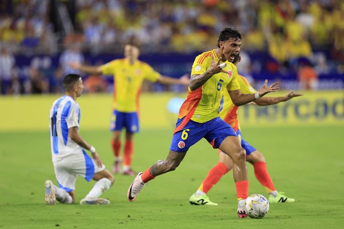 Aksi Richard Rios bersama Kolombia pada ajang Copa America 2024.