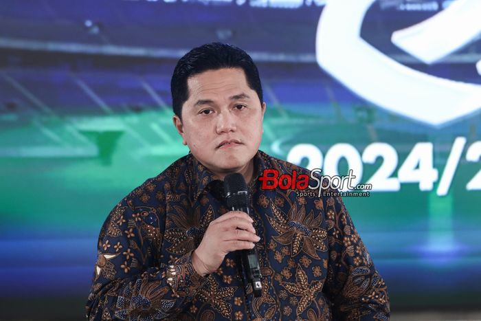 Ketua Umum PSSI, Erick Thohir, saat memberikan sambutan di BRI Center, Sudirman, Jakarta, Selasa (6/8/2024).