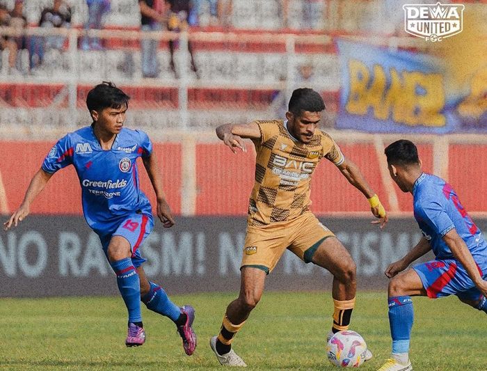 Suasana pertandingan Arema FC vs Dewa United pada laga pekan pertama Liga 1 2024-2025 di Stadion Gelora Soepriadi, Blitar, Jawa Timur, Senin (12/8/2024).