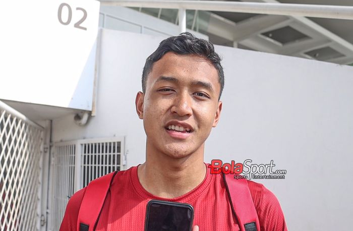 Pemain timnas U-20 Indonesia, Dony Tri Pamungkas, sedang memberikan keterangan kepada awak media di Stadion Madya, Senayan, Jakarta, Sabtu (17/8/2024) pagi.