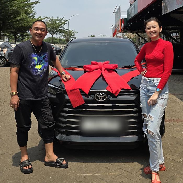 Jhon LBF dan Kimberly Ryder