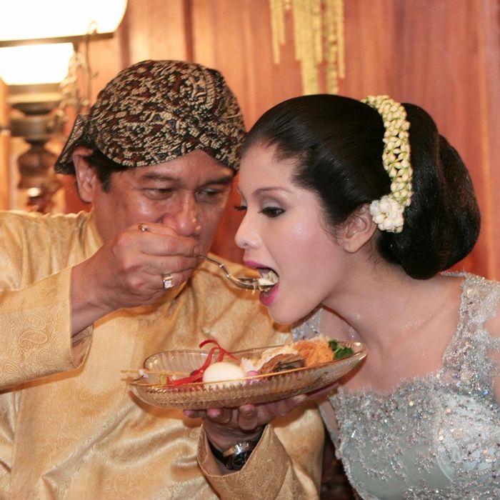 Annisa Pohan dan sang ayah 