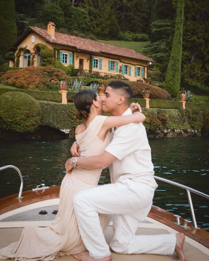 Momen mesra saat Al Ghazali melamar Alyssa Daguise di Italia.