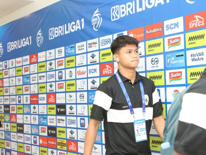 Striker Timnas Indonesia, Hokky Caraka saat membela PSS Sleman di Liga 1 2024/2025