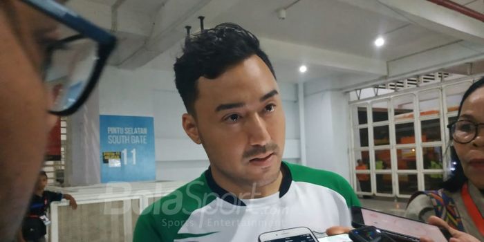 Pemain PSMS Medan, Shohei Matsunaga, menjawab pertanyaan wartawan setelah laga kontra PS Tira, di St