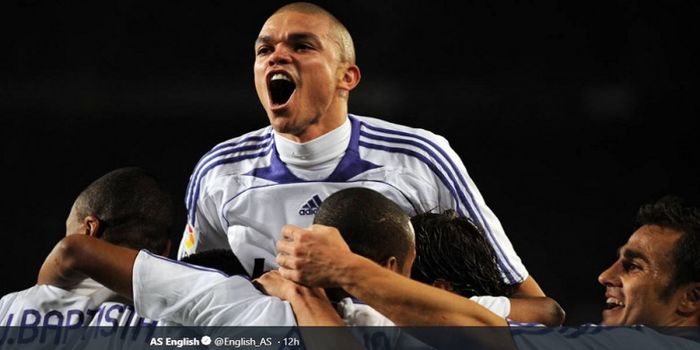 Bek tengah FC Porto, Pepe, saat masih bermain untuk Real Madrid.