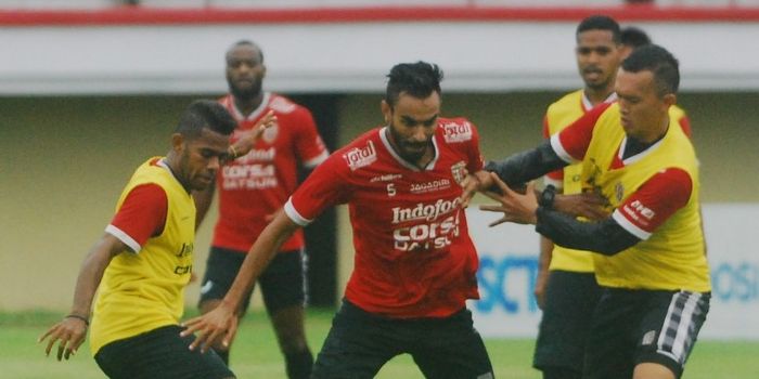 Eks pemain Persib Bandung, Marco Flores, saat membela Bali United di Liga 1 2017.