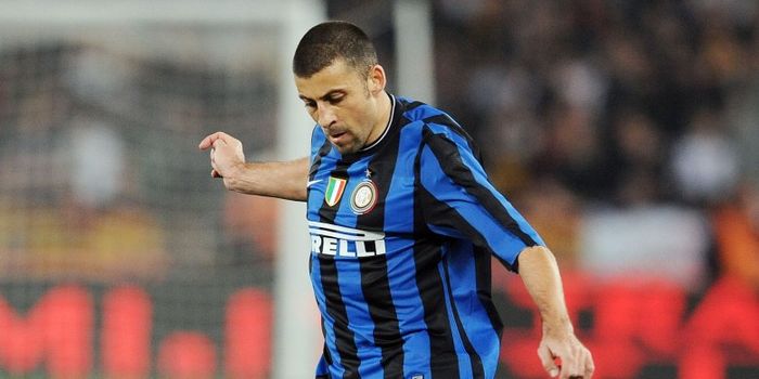 Aksi Walter Samuel dalam laga Serie A antara AS Roma kontra AC Milan di Stadio Olimpico, Roma, Italia.