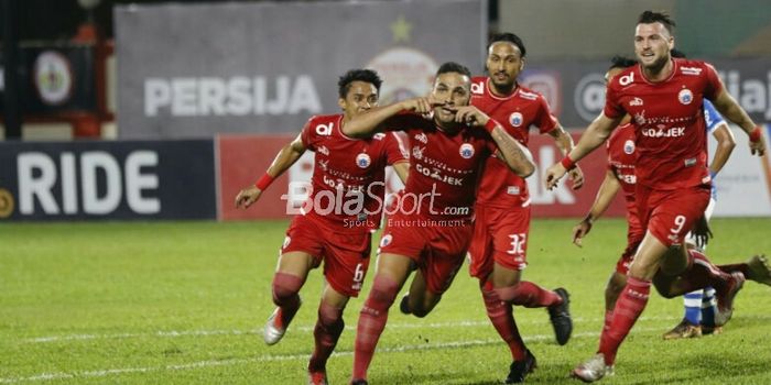Jaimerson da Silva dan pemain Persija Jakarta lainnya merayakan gol ke gawang Persib Bandung di St