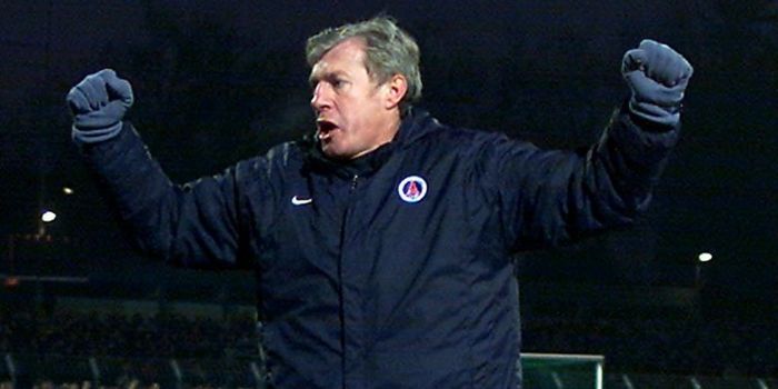 Luis Fernandez merayakan kemenangan Paris Saint-Germain atas Girondins de Bordeaux pada partai semif