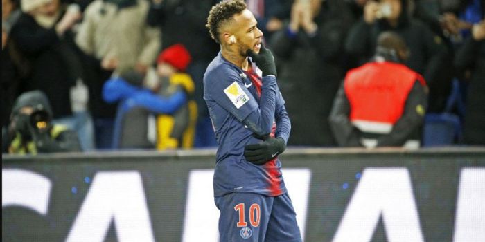 Megabintang Paris Saint-Germain, Neymar, dalam laga melawan Guingamp di Piala Liga Prancis, Kamis (1