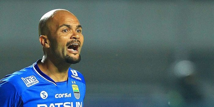   Striker Persib Bandung, Sergio Van Dijk, saat tampil melawan Persija Jakarta di Stadion Gede Bage 