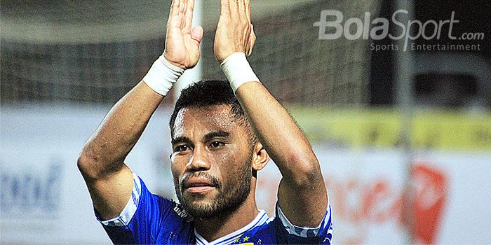 Bek kiri Persib Bandung, Ardi Idrus.