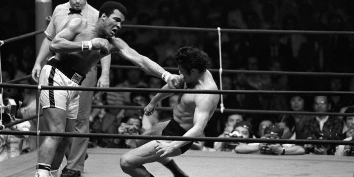 Pertarungan antara Muhammad Ali vs Antonio Inoki pada tahun 1976 di Jepang.