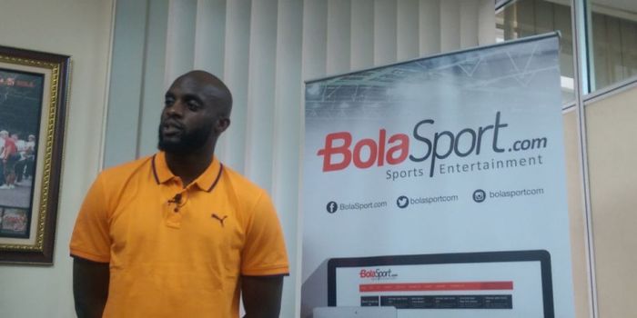 Gelandang Mitra Kukar, Mohamed Sissoko, pada sesi interview dengan BolaSport pada kunjungan ke kanto