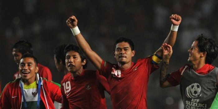   Perayaan gol Bambang Pamungkas saat Indonesia mengalahkan Thailand pada partai fase grup Piala AFF