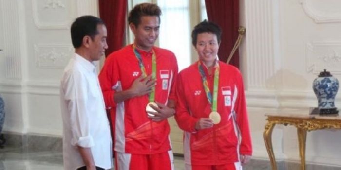 Presiden Joko Widodo menerima atlet peraih medali emas Olimpiade Rio 2016, Tontowi Ahmad/Liliyana Na