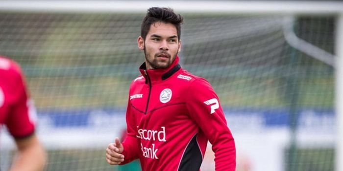    Bek Liga Belgia SV Zulte-Waregem, Sandy Walsh.   