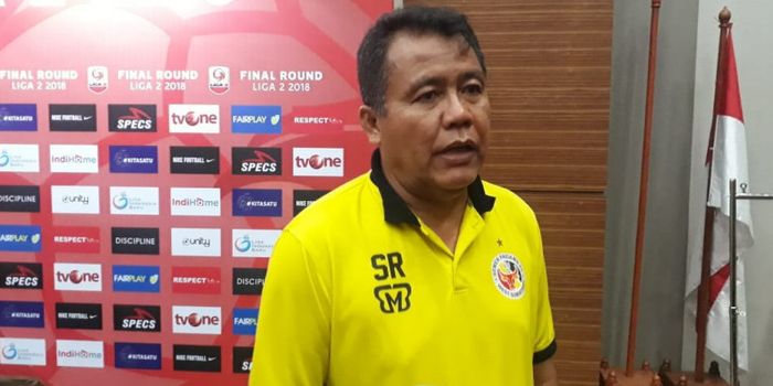 Pelatih Semen Padang FC Syafrianto Rusli dalam jumpa pers jelang laga Final Liga 2 2018 di Hotel Lor
