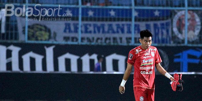 Kiper Arema FC, Kartika Ajie.